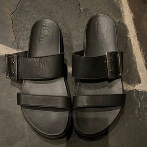 SOREL ROAMING BUCKLE SLIDE SANDALS
